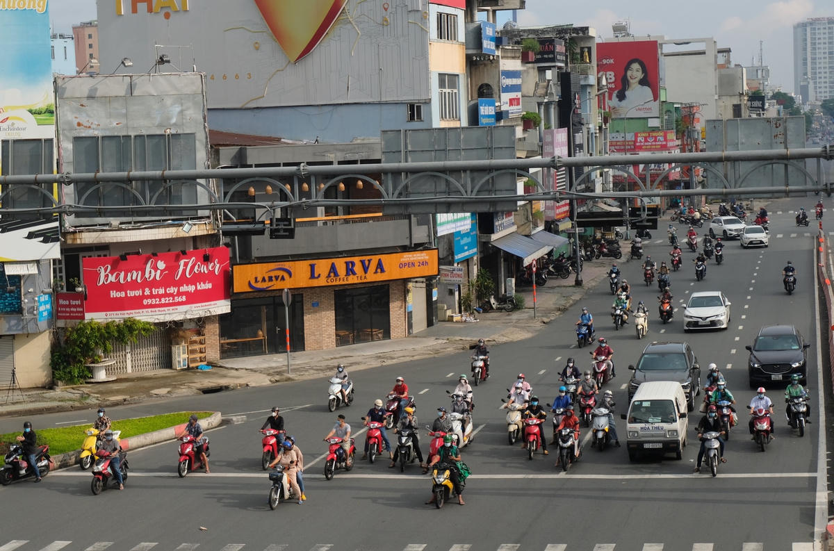 Ngã tư Hàng Xanh (Q.Bình Thạnh, TP HCM) đầu giờ sáng ngày 1/10. Ảnh: Song Mai.
