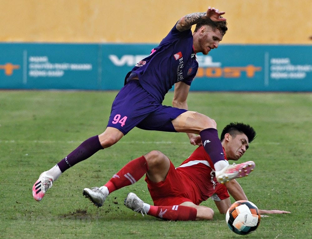 Sài Gòn FC vẫn đứng đầu bảng V-League nhưng lâm nguy khi để Viettel rút ngắn khoảng cách xuống chỉ còn 1 điểm. (Ảnh: Giang Huyền/Vietnam+).