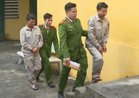 Hai đối tượng bị bắt giữ. Ảnh: CACC