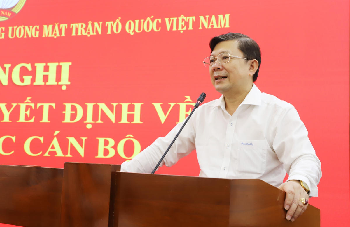 Phó Chủ tịch Nguyễn Hữu Dũng phát biểu tại hội nghị.