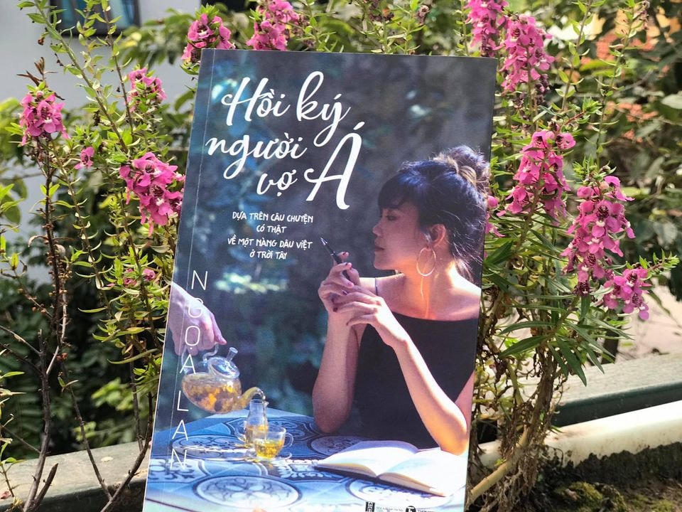 Bìa cuốn “Hồi ký người vợ Á”.