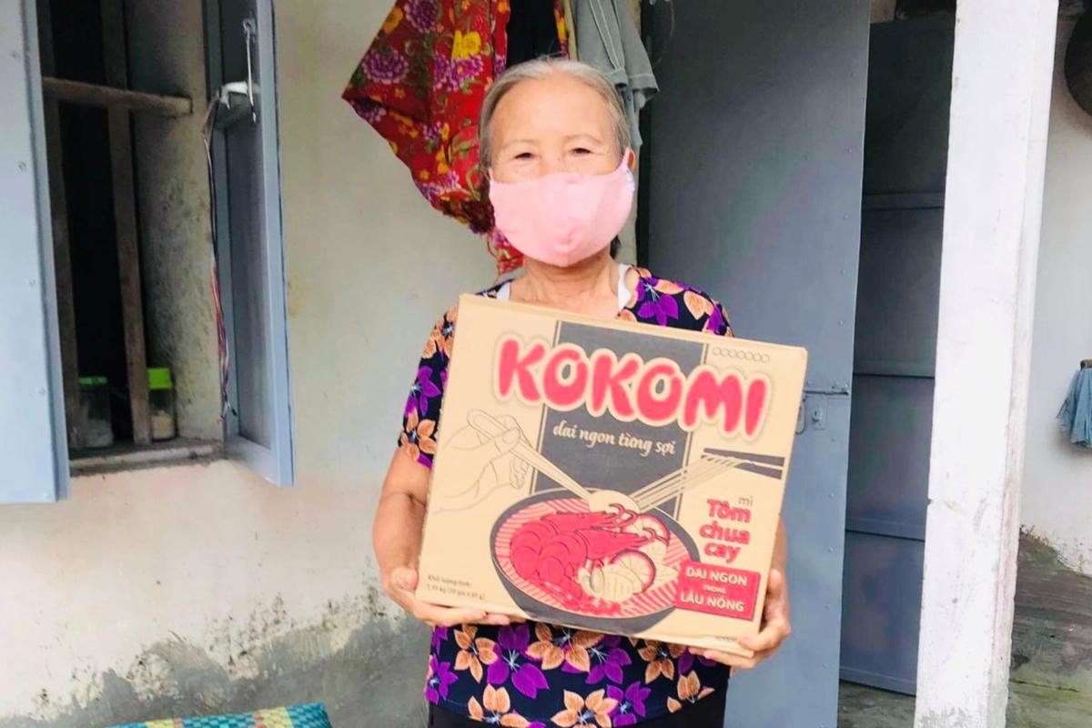 Trong những ngày bị phong tỏa, người dân thôn Liên Xương được cộng đồng hỗ trợ các nhu yếu phẩm