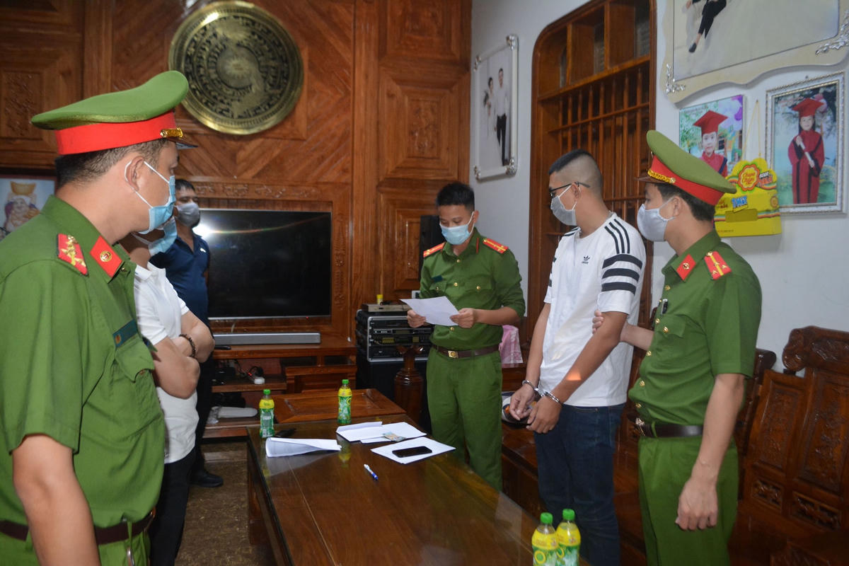 Phá sới bạc 'siêu khủng' trên đồi keo