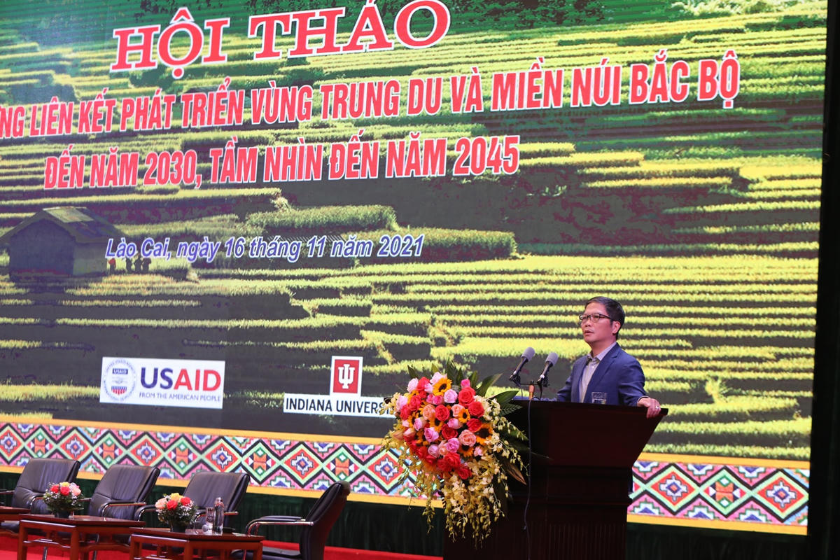 Trưởng Ban Kinh tế Trung ương Trần Tuấn Anh phát biểu tại hội thảo