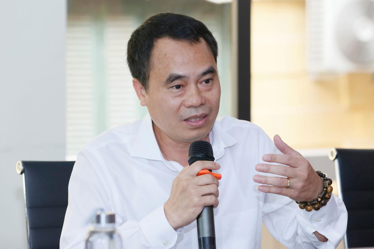 Ông Nguyễn Văn Tưởng chia sẻ tại tọa đàm. Ảnh: Quang Vinh.