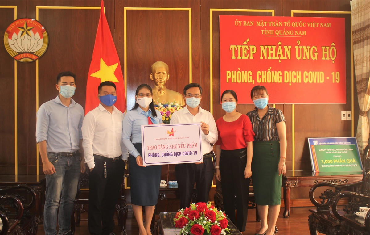Mặt trận tỉnh Quảng Nam tiếp nhận nhu yếu phẩm phòng, chống dịch Covid-19.