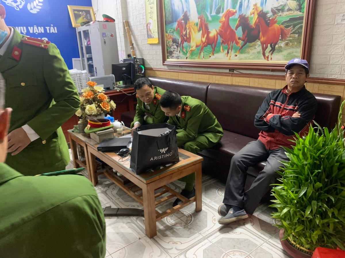 Thái Bình: Hàng trăm cảnh sát khám xét, bắt Giám đốc công ty xe khách Phúc Cường