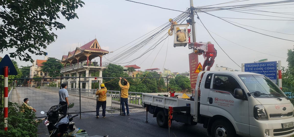 Các chốt cứng được lực lượng chức năng lắp đặt. 