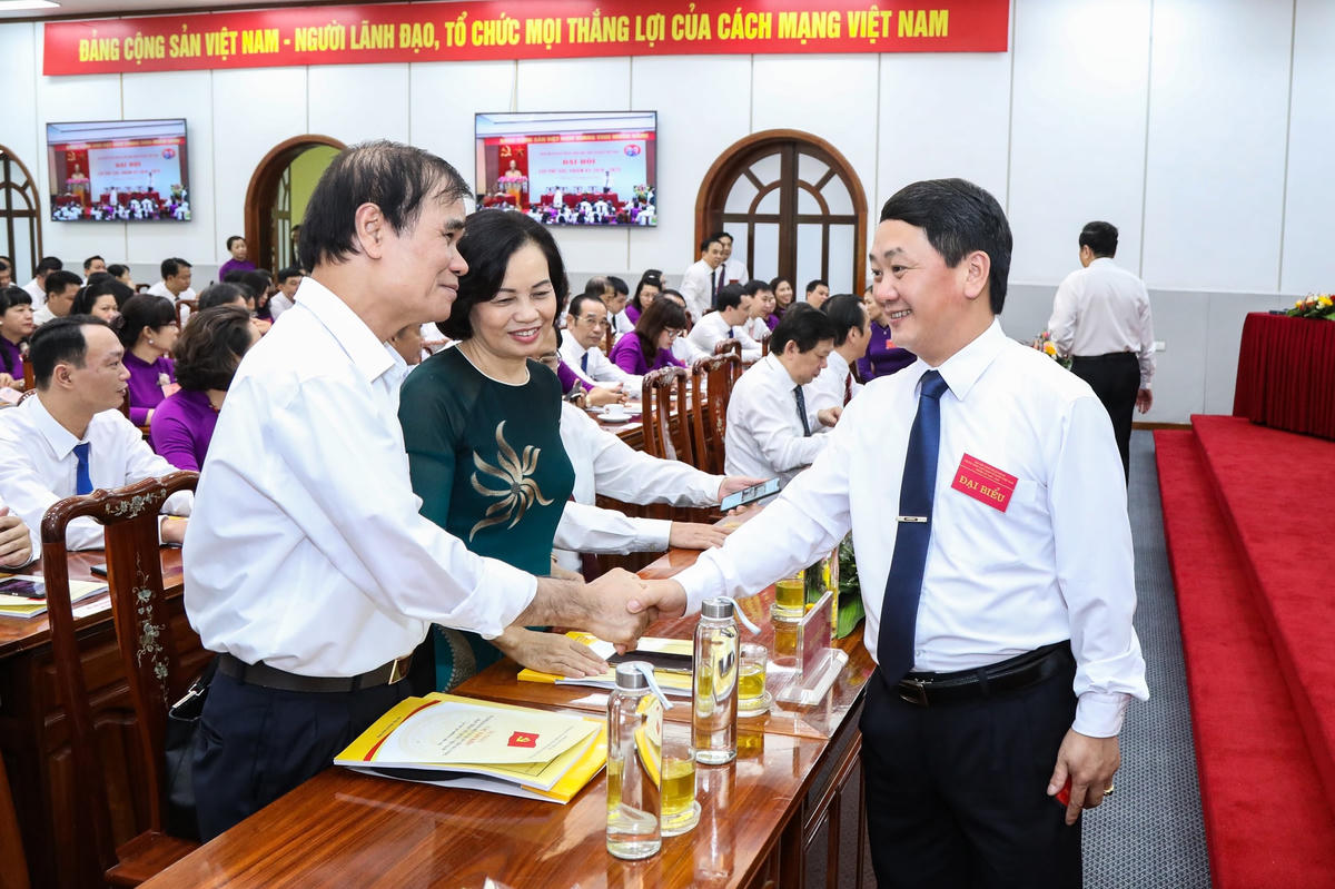 ông Hầu A Lềnh, Ủy viên Trung ương Đảng, Phó Bí thư Đảng Đoàn, Phó Chủ tịch - Tổng Thư ký UBTƯ MTTQ Việt Nam, Bí thư Đảng ủy cơ quan Trung ương MTTQ Việt Nam