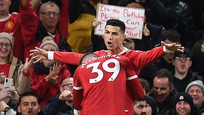Ronaldo ghi 1 bàn và kiến tạo 1 bàn trước Burnley.