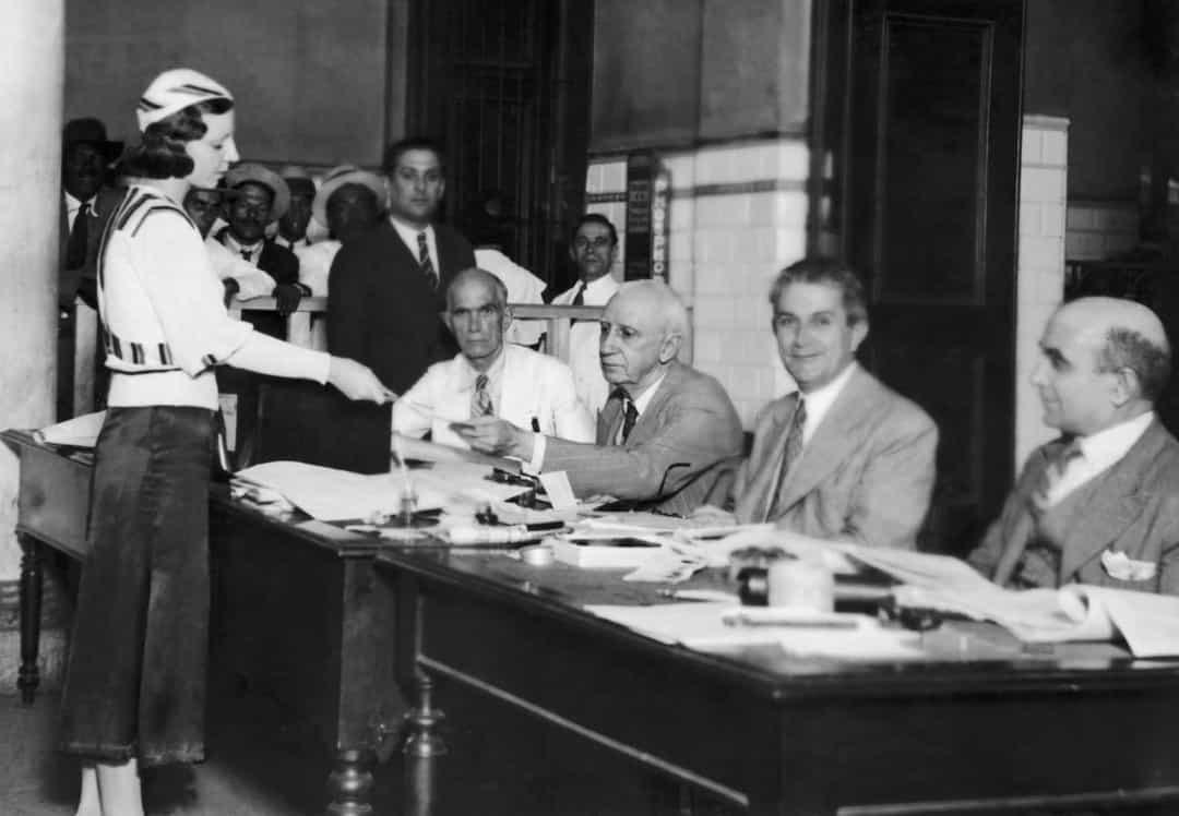 Phụ nữ được trao quyền bầu cử vào năm 1934 ở Brazil.