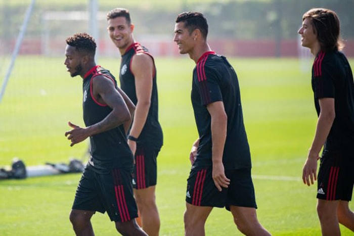 Ronaldo phô diễn kỹ thuật trong buổi tập, đủ thuyết phục HLV Solskjaer cho ra sân?