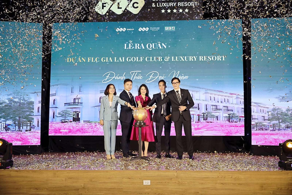 Bà Đặng Thị Lưu Vân - PTGĐ Tập Đoàn FLC cùng các đối tác nhấn nút ra mắt dự án.