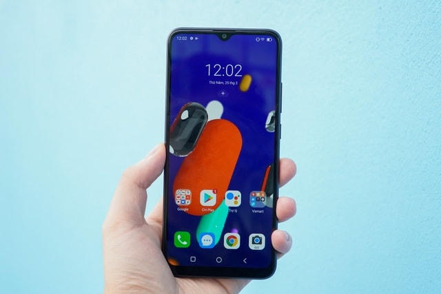 Vsmart Star 5 là mẫu smartphone mới nhất thuộc phân khúc giá rẻ mà Vingroup vừa giới thiệu tại thị trường Việt Nam. So với phiên bản Star 4 tiền nhiệm, máy sở hữu nhiều nâng cấp về cấu hình, màn hình cũng như dung lượng pin.  