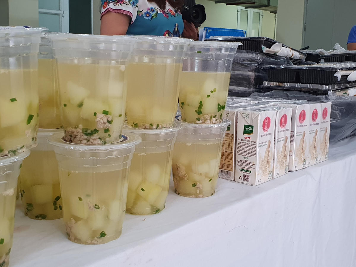 Hiện nay các nguồn kinh phí chủ yếu đến từ các mạnh thường quân quyên góp, ngoài ra Food Banks Việt Nam cũng tổ chức nhiều buổi đấu giá từ thiện để có thêm nguồn kinh phí, hỗ trợ được nhiều hơn tới những hoàn cảnh khó khăn.