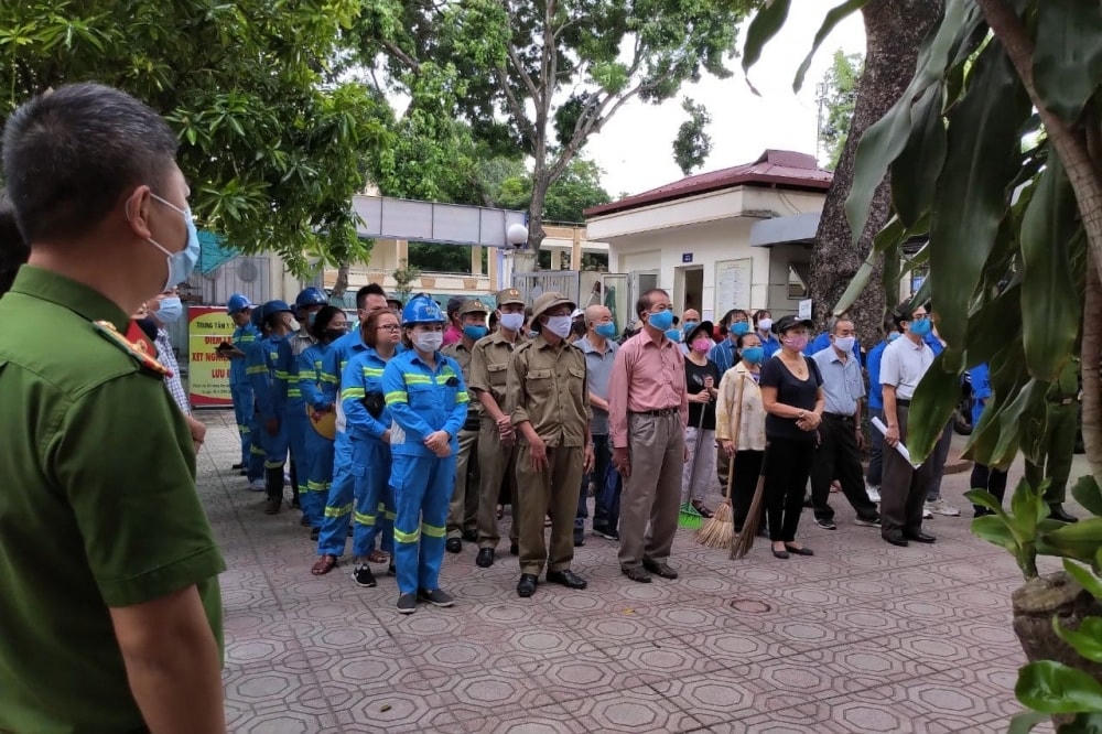 Quận Đống Đa ra quân hưởng ứng chiến dịch làm cho thế giới sạch hơn.