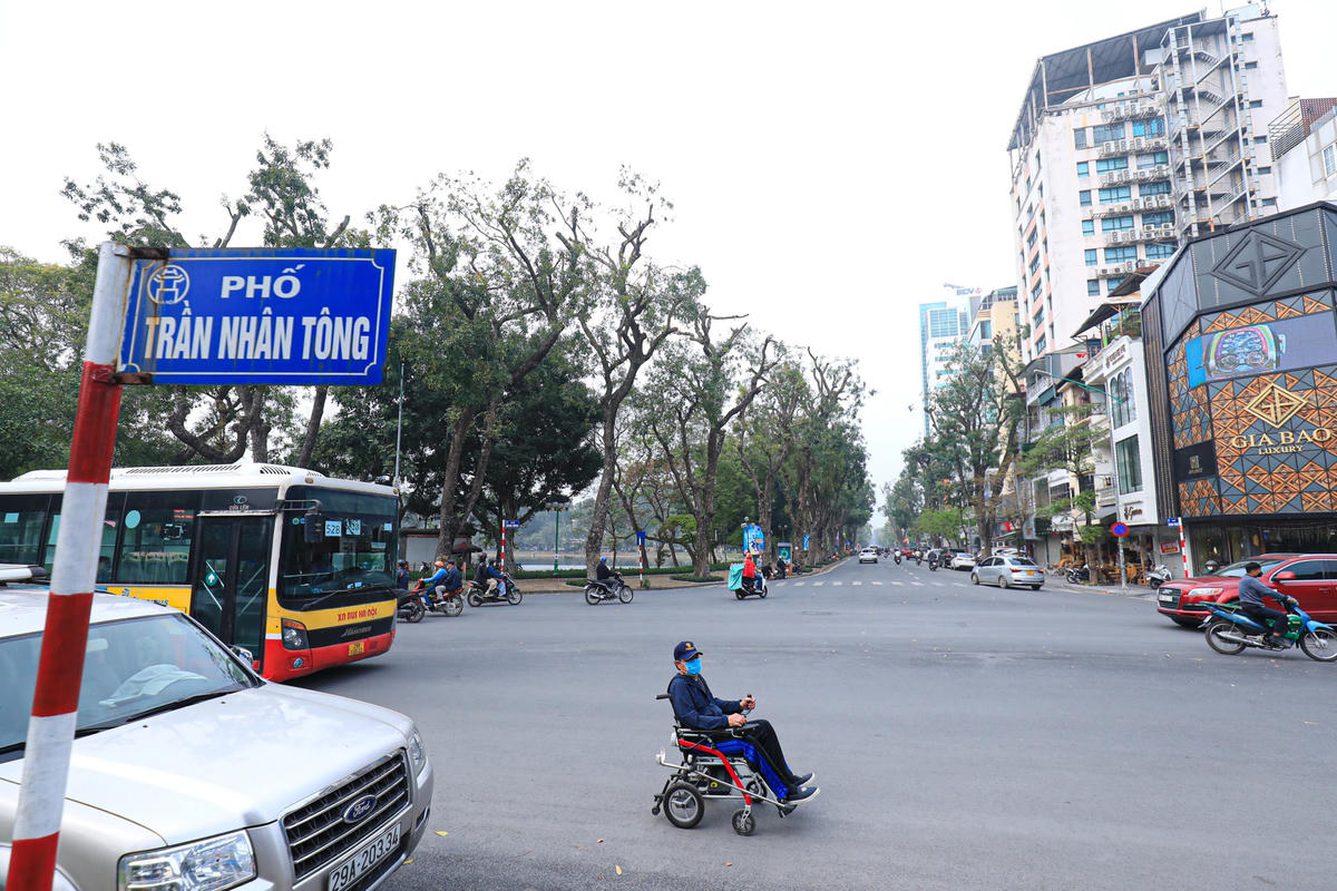 Theo đó, không gian đi bộ, không gian văn hóa khu vực hồ Thiền Quang bao gồm: khu vực Trần Nhân Tông (đoạn từ phố Quang Trung đến Trần Bình Trọng) và khu vực phụ cận (công viên Thống Nhất, vườn hoa, đường dạo quanh hồ Thiền Quang, nhà văn hóa Thanh Thiếu niên…).