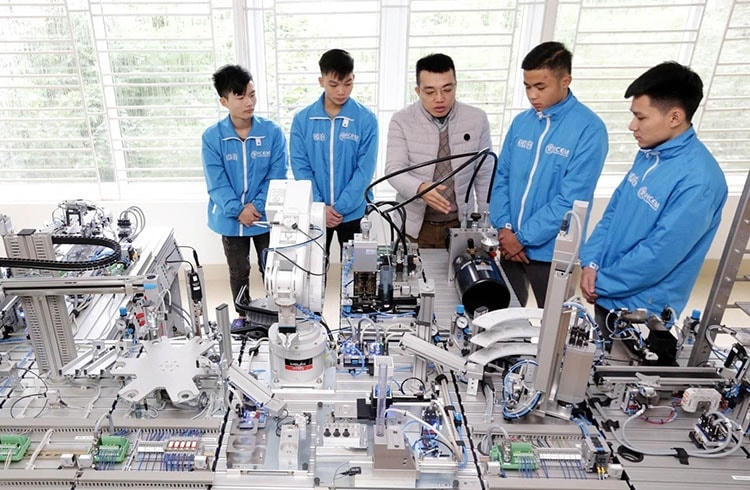 Nhiều bạn trẻ đã chọn học nghề để lập nghiệp. Ảnh: Mạnh Dũng.