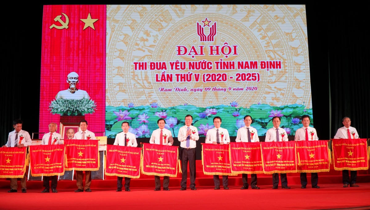Tại đại hội, nhiều tập thể, cá nhân của tỉnh Nam Định được đón nhận những phần thưởng cao quý.