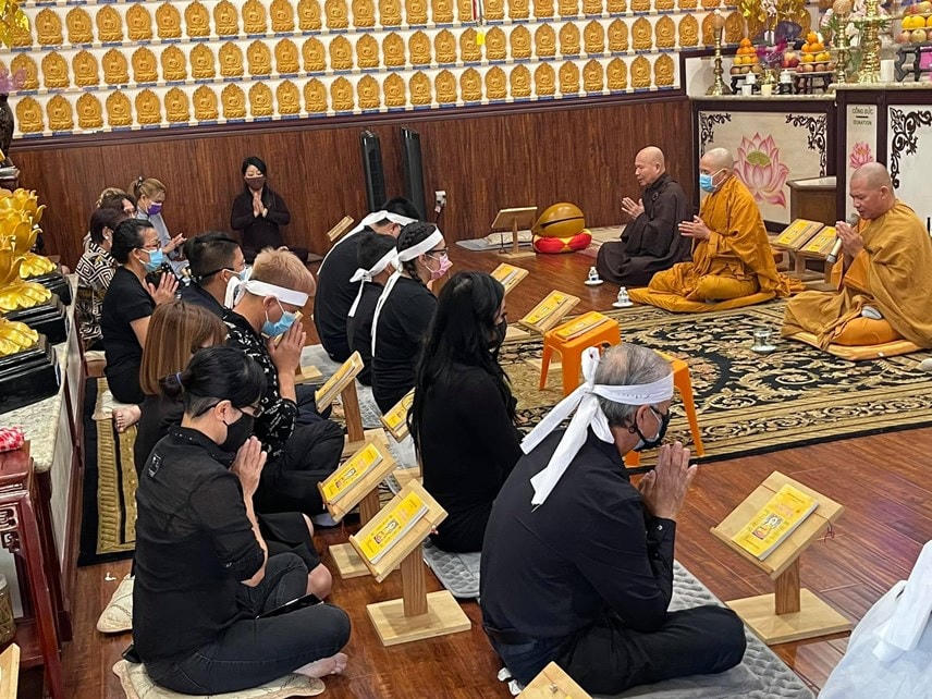 Hiện tại, người thân, đồng nghiệp và khán giả hi vọng tro cốt của cô sẽ nhanh chóng đoàn tụ với gia đình.
