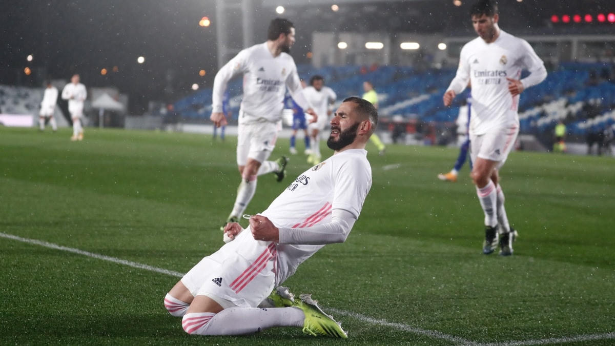 Benzema tỏa sáng đúng lúc. Ảnh: Getty.