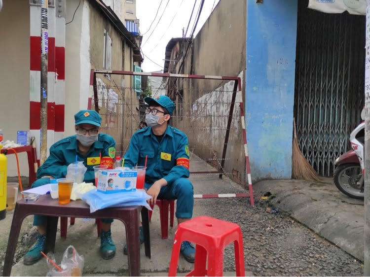 Nhiều khu vực của TP HCM đã phong tỏa để chặn đà lây lan dịch ra cộng đồng.