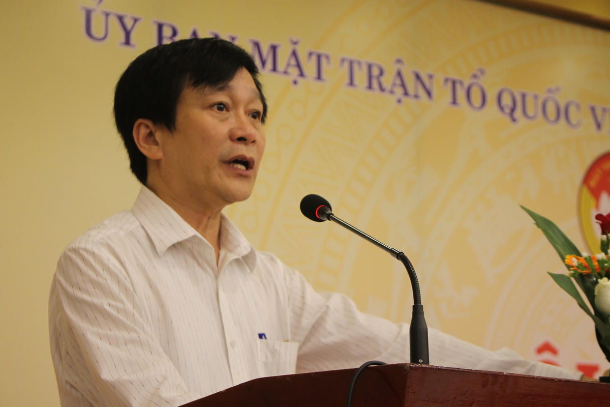 Phó Chủ tịch thường trực Ủy ban MTTQ Việt Nam tỉnh Thừa Thiên - Huế Nguyễn Hữu Lạc phát biểu.
