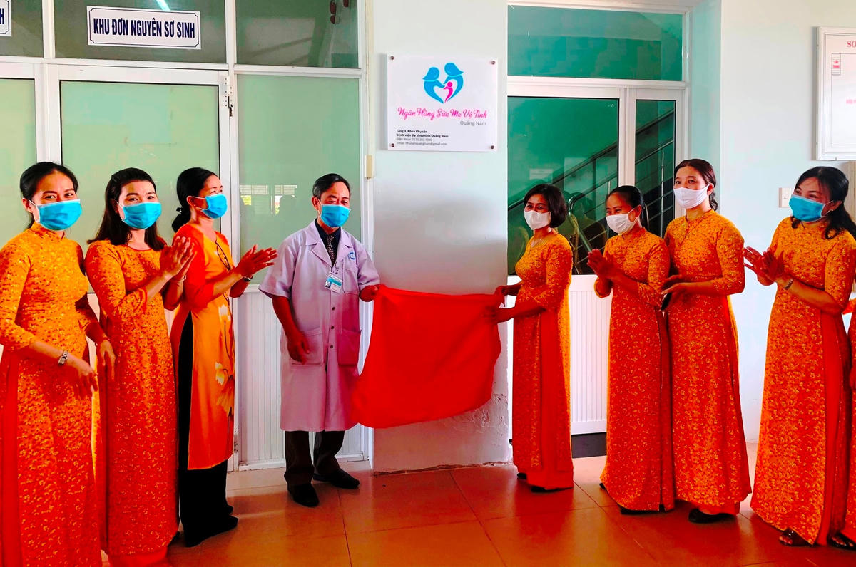 Quang cảnh buổi khai trương NHSMVT Quảng Nam.