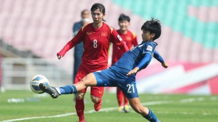 Đội tuyển nữ Việt Nam (áo đỏ) giành thắng lợi 2-0 trước Thái Lan