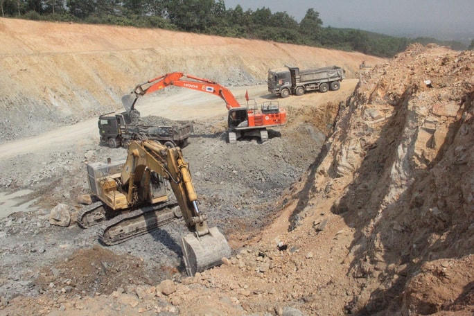 Điều kiện mặt bằng của 3 dự án thành phần cao tốc Bắc – Nam đoạn Mai Sơn - QL45, Vĩnh Hảo - Phan Thiết và Phan Thiết - Dầu Giây đạt trên 90%.