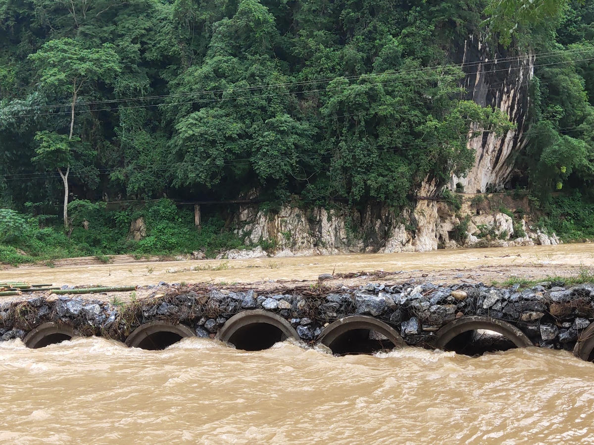 Cung đường nguy hiểm trên sông Luồng trong mùa mưa lũ.
