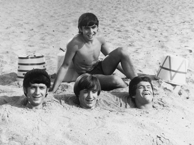 Nhóm nhạc The Monkees trong một bức ảnh chụp hồi năm 1967.  