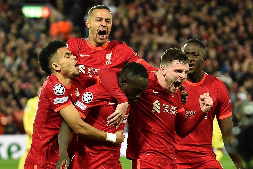Cầu thủ Liverpool ăn mừng sau khi ghi bàn vào lưới của Villarreal.