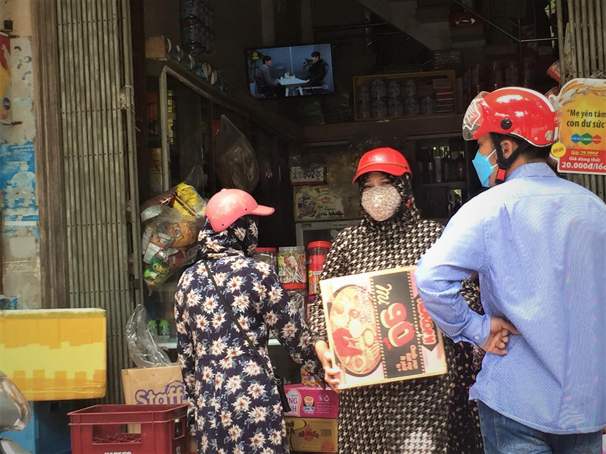 Thái Bình thực hiện giãn cách xã hội: Đường phố vắng vẻ, hàng quán đóng cửa