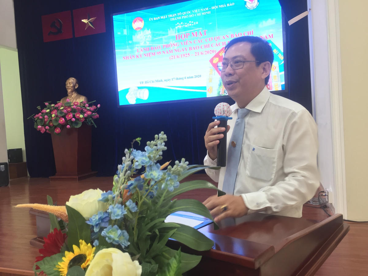 Ông Trần Hữu Phước, Phó Chủ tịch chuyên trách Ủy ban MTTQ Việt Nam TP HCM phát biểu tại buổi họp mặt. (Ảnh: Hồng Phúc).