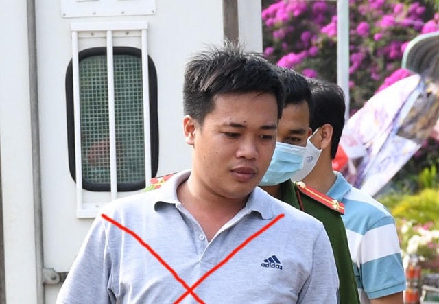 Bắt kẻ biến thái rình chặn nữ sinh để khoe 'hàng'