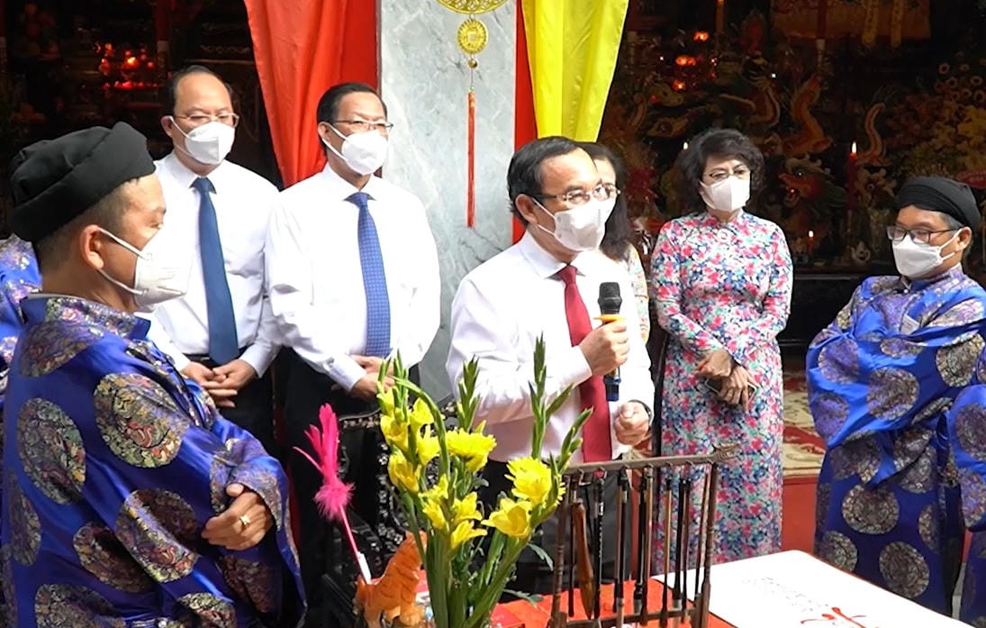 Bí thư Thành ủy TP HCM Nguyễn Văn Nên phát biểu khi đến dự  lễ khai bút đầu xuân tại quận Bình Thạnh ngày mùng 7 Tết. (Ảnh: Hồng Phúc).