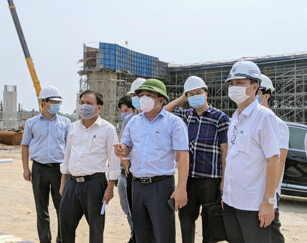 Lãnh đạo TP Hải Phòng kiểm tra tiến độ dự án cầu Rào 1 .