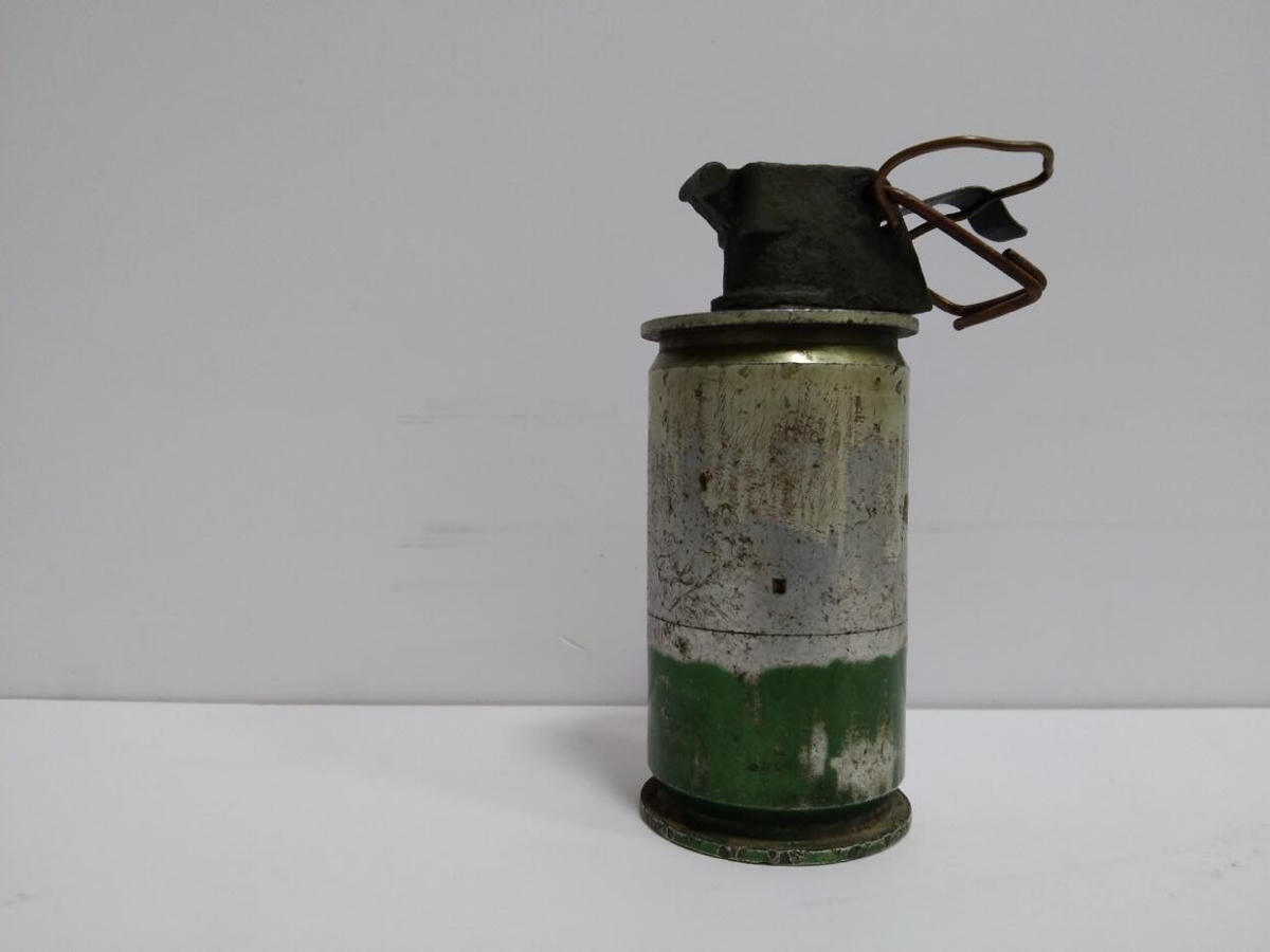 Chiếc đèn dầu của ông Nguyễn Văn Xòe.