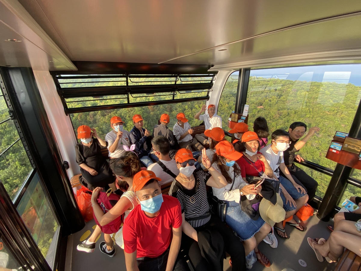 Doanh nghiệp lữ hành hoãn tour đi Mỹ tiêm vắc xin Covid-19
