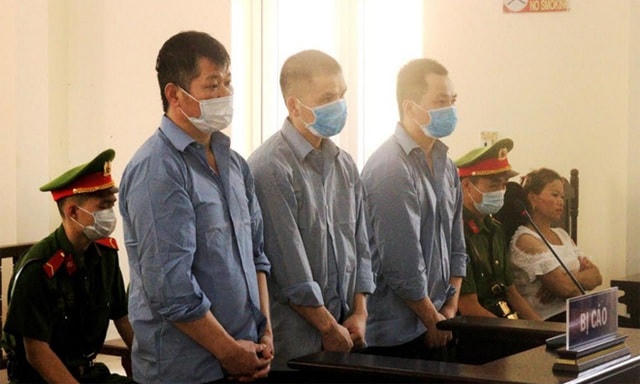 Các đối tượng tại thời điểm bị cơ quan công an bắt giữ. (Ảnh: Công an cung cấp).