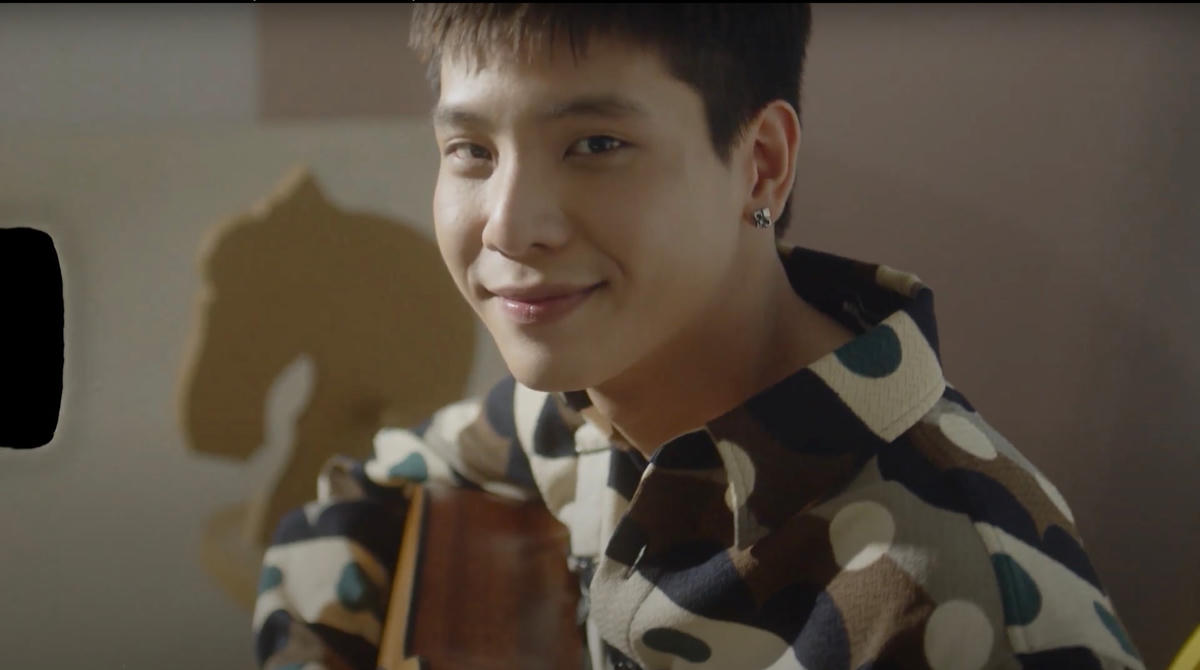 Quân A.P đốn tim fan girl trong MV mới.