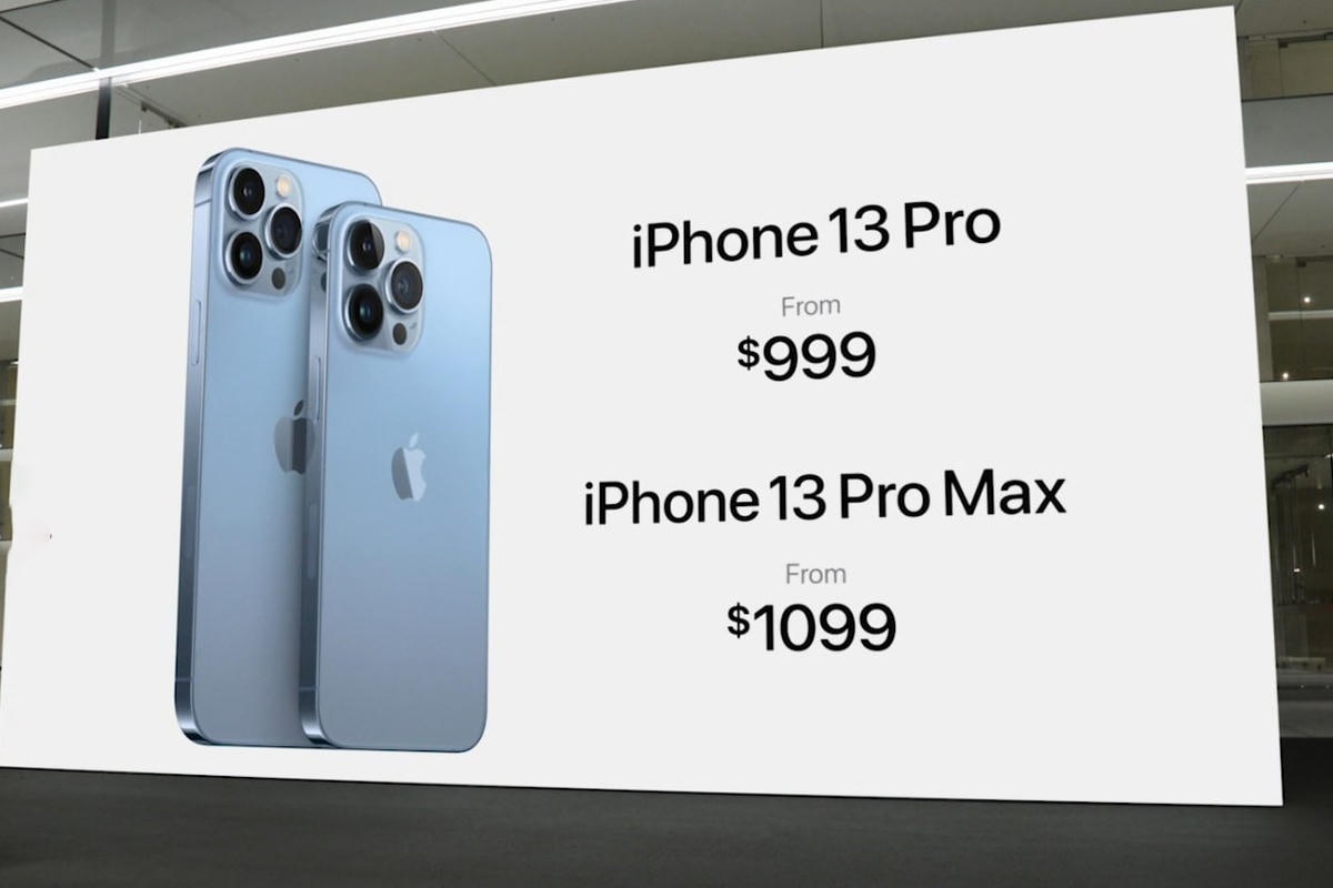 Tham khảo tại một cửa hàng chuyên kinh doanh iPhone xách tay tại Cầu Giấy, Hà Nội, hai chiếc iPhone 13 Mini và iPhone 13 hàng xách tay từ thị trường Mỹ (mã LL/A) đang được chào bán với mức giá 25 triệu đồng và 27 triệu đồng cho phiên bản 128GB. Trong khi đó, mức giá của bộ đôi iPhone 13 Pro và 13 Pro Max 128GB hàng xách tay Mỹ (mã LL/A) lần lượt là 32 triệu đồng và 37 triệu đồng.