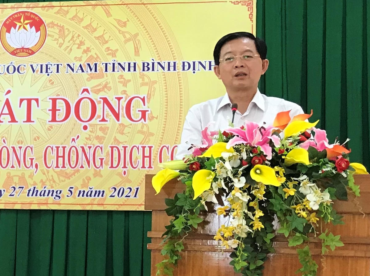 Bí thư Tỉnh ủy Hồ Quốc Dũng phát biểu tại buổi Lễ phát động.