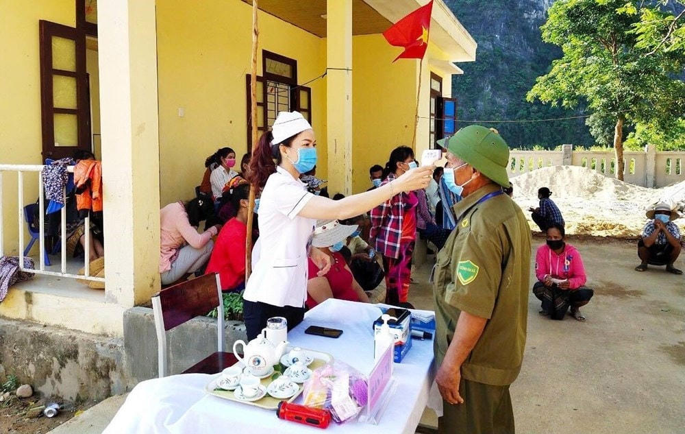Bầu cử sớm ở khu vực biên giới, miền núi tỉnh Quảng Bình.(Ảnh: TTXVN phát).