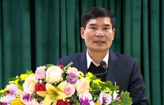 Ông Đỗ Việt Anh, Chủ tịch Ủy ban MTTQ tỉnh Ninh Bình phát biểu tại lớp bồi dưỡng.