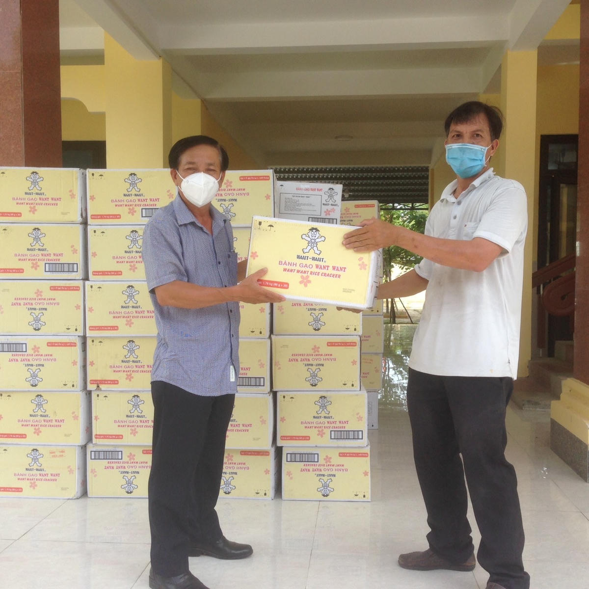 Mặt trận tỉnh Quảng Nam chuyển hàng hỗ trợ các đơn vị làm công tác phòng, chống dịch Covid-19.