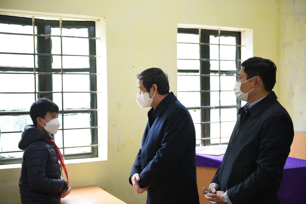 Bộ trưởng Nguyễn Kim Sơn kiểm tra dạy-học trực tiếp tại tỉnh Thanh Hóa.