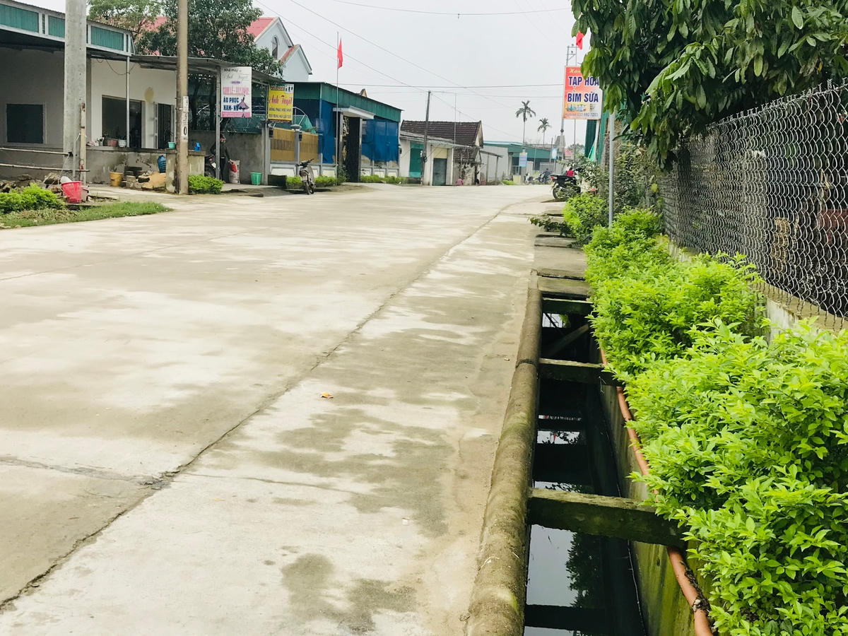 Đường về xã NTM Cẩm Hà.
