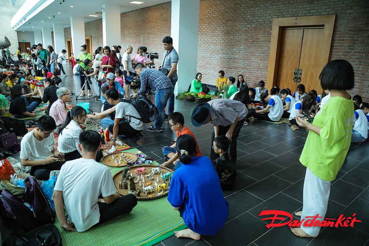 Nhiều hoạt động trải nghiệm được tổ chức tại Bảo tàng Dân tộc học Việt Nam trong dịp Trung thu.